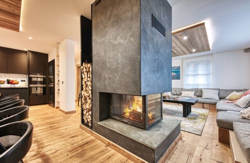 Argentiere Villa | Le Marti - Seven Bedroom Villa, Sleeps 14