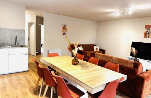 Bellegarde-sur-Valserine Apartment | Le Terracotta XL cocon moderne à 2 pas de la Gare ligne directe GENÈVE-LYON-PARIS