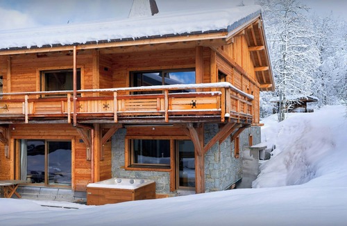 Les Gets Apartment | Le Valais Nook - peaceful mountain stay for 8 with spa - OVO Network