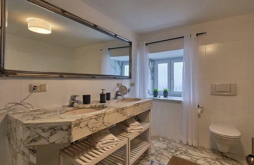 Kelheim Apartment | Ledererturm-Apartment (85 m2) mit gemütlicher Innenhofterrasse