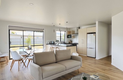Lake Hayes House | Leisure Holiday Home Lake Hayes Easte Queenstown