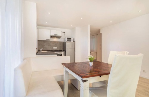 Enzisweiler Apartment | Light-flooded and Modern Apartment “Gartenstraße” with Terraces and Garden