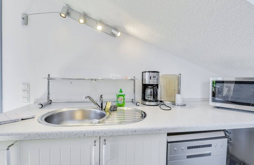 Bogenhausen Apartment | Light-flooded holiday home "Muc City de Lux" with Balcony & Wi-Fi; Parking Available