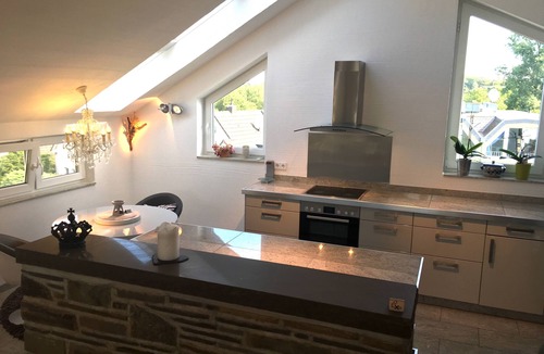 Bensberg Apartment | Light-flooded living room on 140 sqm in Bergisch Gladbach - Moitzfeld