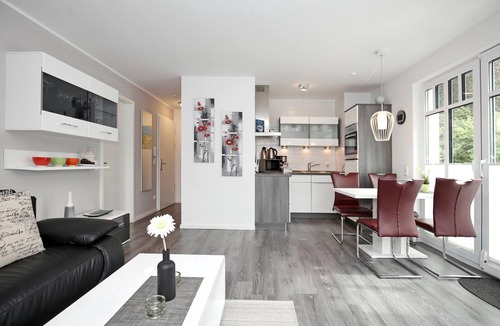 Heiligendamm Apartment | Linden-Palais apartment 23 - 2-room vacation apartment with balcony, beach proximity & space