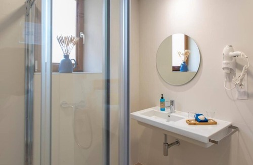 Lires Hotel | LiresCa