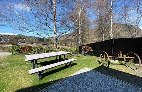 Arthur's Point Ski Chalet | Little Gem close to Coronet Peak and town centre