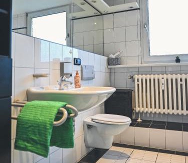 Alt-Rentfort Apartment | Livemore24 - Apartment 4 in Gladbeck WLAN - Smart-TV - 24-7 Check-in und Küche