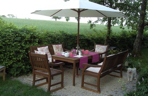 Eibenberg Apartment | Living in a sophisticated ambience with stylish furnishings in close proximity to nature