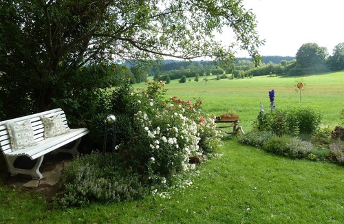 Kirchdorf im Wald House | Living in nature at the Bavarian Forest National Park. Award-winning garden