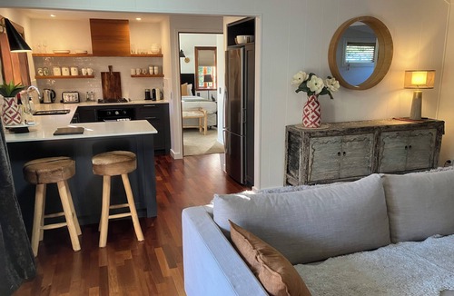 Lower Shotover Cottage | Located 7 minutes from Frankton. Centrally located in the Wakatipu Basin