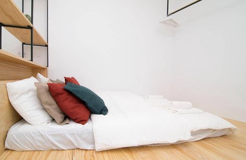 Embajadores Apartment | Loft de Diseño en Pleno Centro de Madrid, Calle Torrecilla del Leal, by Batuecas