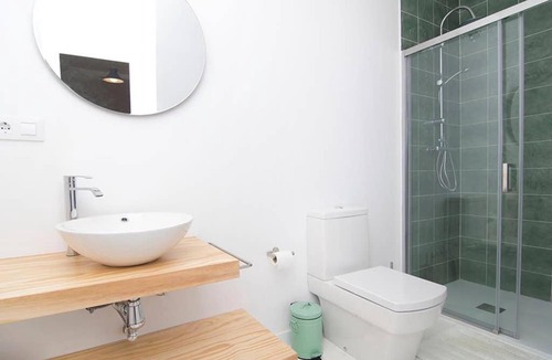 Embajadores Apartment | Loft de Diseño en Pleno Centro de Madrid, Calle Torrecilla del Leal, by Batuecas