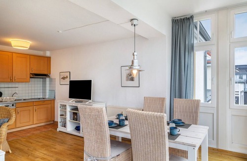 Ostseebad Kuhlungsborn Apartment | Loft with Winter Garden Just 300m from the Beach/Wi-Fi