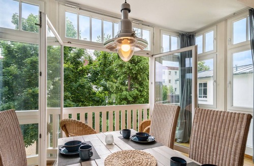 Ostseebad Kuhlungsborn Apartment | Loft with Winter Garden Just 300m from the Beach/Wi-Fi