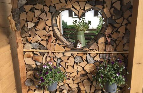 Buching House | Log cabin Green Heart