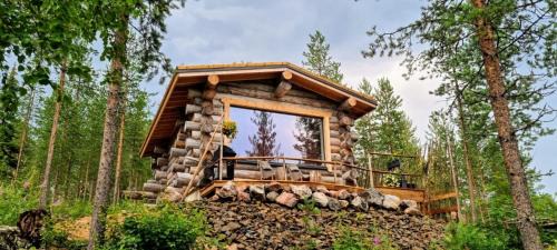 Rovaniemi House | Log Cabin with Private Sauna & Hot Tub by Invisible Forest Lodge - Adults Only