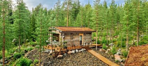 Rovaniemi House | Log Cabin with Private Sauna & Hot Tub by Invisible Forest Lodge - Adults Only
