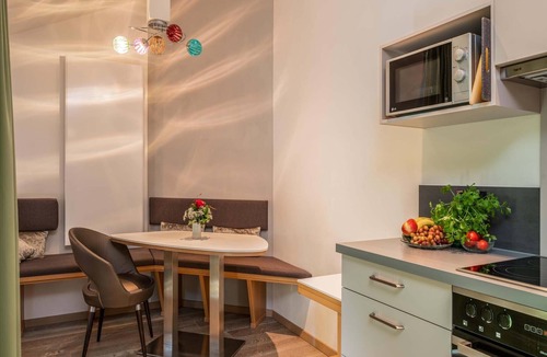 Pelham Apartment | Loggia, 42 qm Dachgeschoss, Wohn-/Schlafraum kombiniert
