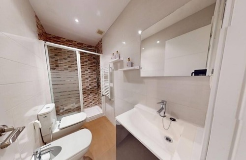 Romareda Apartment | LOIRA SAN JUAN DE LA CRUZ: Modern and Central
