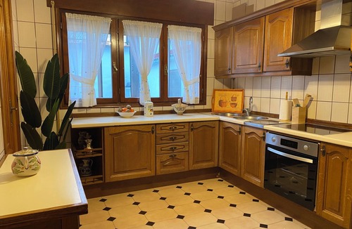 Olombrada House | LOS HENARES 3, For getaways with family and friends. Nature and Leisure.