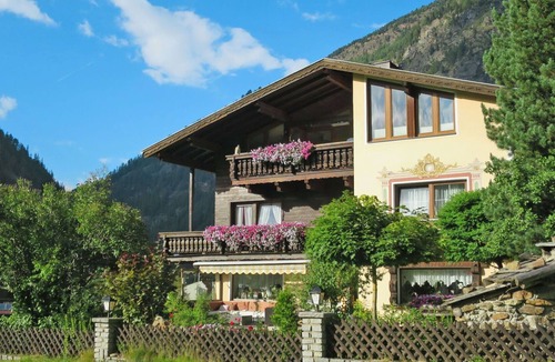 Zwieselstein Apartment | Lovely apartment for 4 people with WIFI, TV, terrace, pets allowed and parking