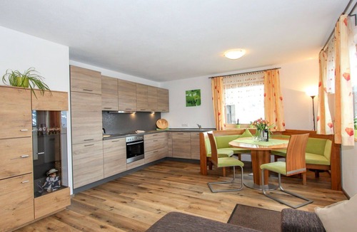 Distelberg Apartment | Lovely apartment for 6 people with WIFI, TV, patio and panoramic view