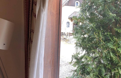 Les Tines Apartment | Lovely Chalet apartment with Mont Blanc view/Superbe appartement dans Chalet
