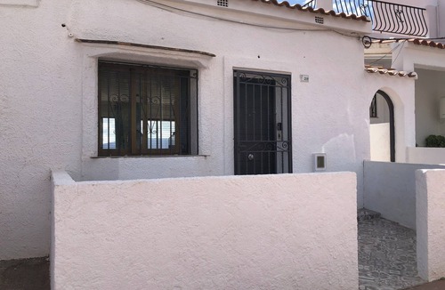 Bedar House | Lovely two bedroom villa. South facing sunny private terrace. Very accessible