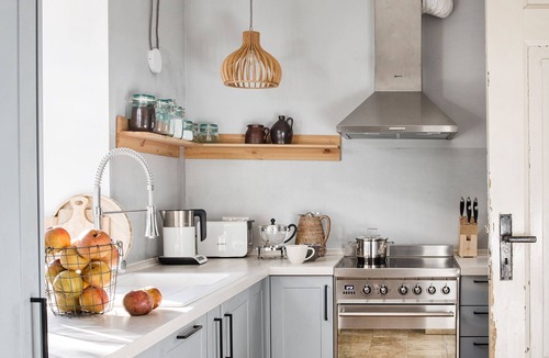 Schnellmark House | Lovingly renovated thatched roof Kate from 1850 near the beach