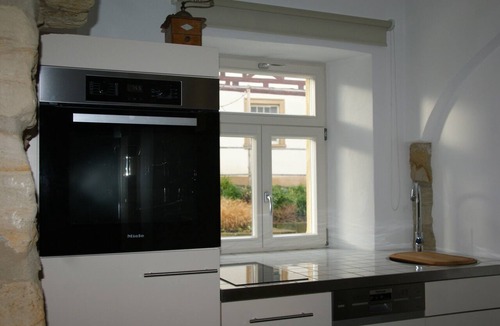 Zapfendorf Apartment | Luxurious apartment (43sqm) with old sandstone walls