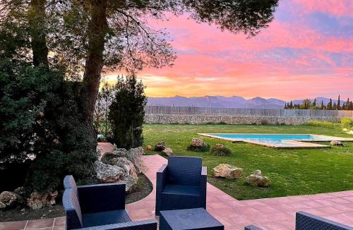 Santa Maria del Cami Villa | Lujosa Villa con piscina junto a Palma