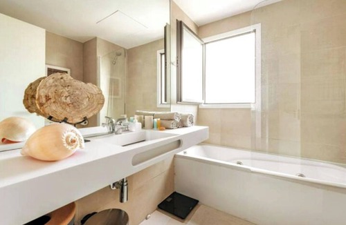 Hortaleza Apartment | Luminosa Vivienda con Garaje