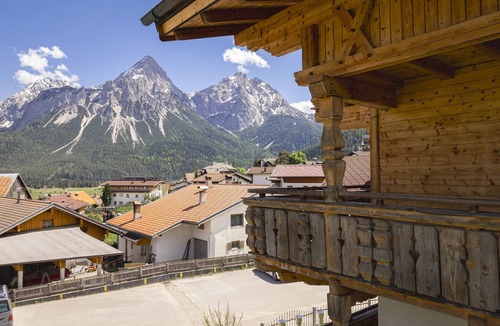 Lermoos Apartment | Lush apartment in Tyrol with sauna