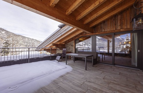 Lermoos Apartment | Lush apartment in Tyrol with sauna