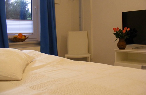 Juliusruh Apartment | Lütt - Holiday room directly on the beach