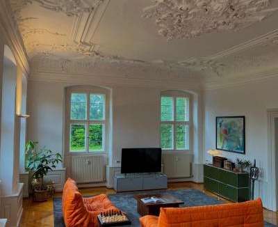 Zeitlofs Apartment | Luxuriöse Design Wohnung im Barockschloss 110 m2
