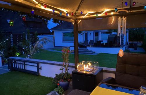 Sereetz House | Luxuriöses Ferienhaus Anita mit Pool, Whirlpool und Sauna nahe Timmendorfer Strand, Travemünde und Lübeck