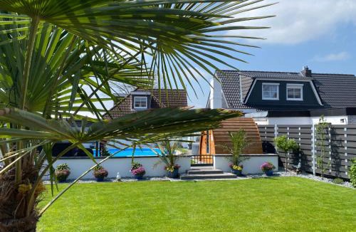 Sereetz House | Luxuriöses Ferienhaus Anita mit Pool, Whirlpool und Sauna nahe Timmendorfer Strand, Travemünde und Lübeck