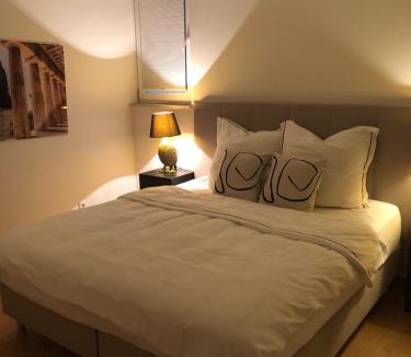 Munchner Freiheit Apartment | Luxuriöses Loft mit großer Sonnenterrasse & Sauna
