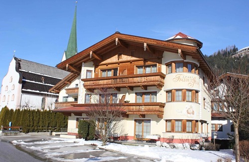 Stumm Apartment | Luxurious Apartment in Kaltenbach with Sauna