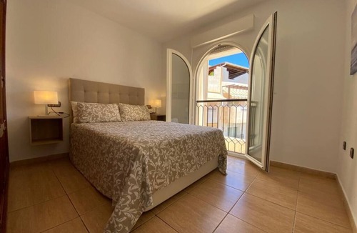 Carihuela Apartment | Luxurious Two-Story Penthouse with Large Terraces – Steps from Playa Pepe