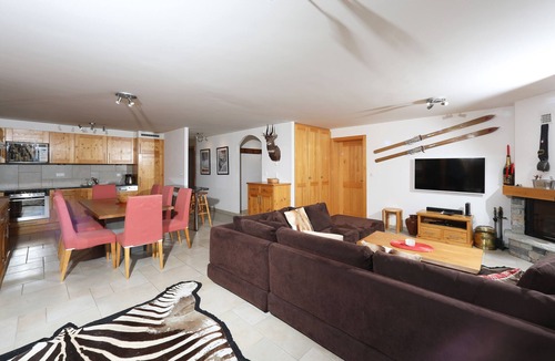 Saint-Pierre-de-Clages Apartment | Luxury 3 bed ski chalet-apartment in Haute-Nendaz ,Switzerland.