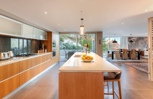 Queenstown Apartment | Luxury 3BR Queenstown Retreat with Alpine Views
