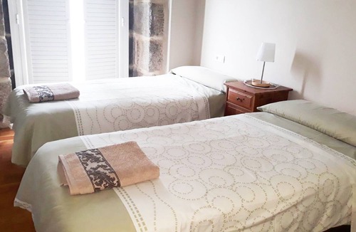 Mondariz Apartment | Luxury Apartment in Historic Building 2 Rooms for 6 people