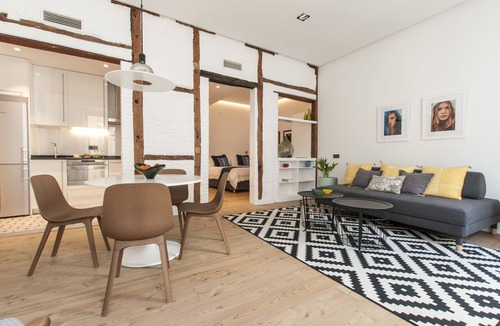Centro Apartment | Luxury Aprt. Trendy Chueca, Madrid Center, Walk to Museums, Plazas and Gran Via