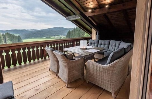 Regen Apartment | Luxury chalet - old farmhouse with private spa