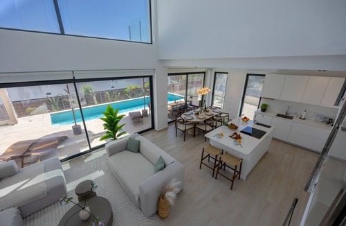 Polop Villa | Luxury Pool Villa by Fidalsa