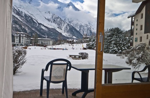 Chamonix City Centre Apartment | Luxury two-room apartment, Facing the ski slopes, Village center, Garage, WIFI