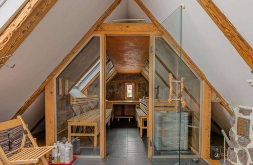 Schonach im Schwarzwald Apartment | Luxury vacation house with Wellness- and Fitness Area of 90 m2, large garden, BBQ, pond